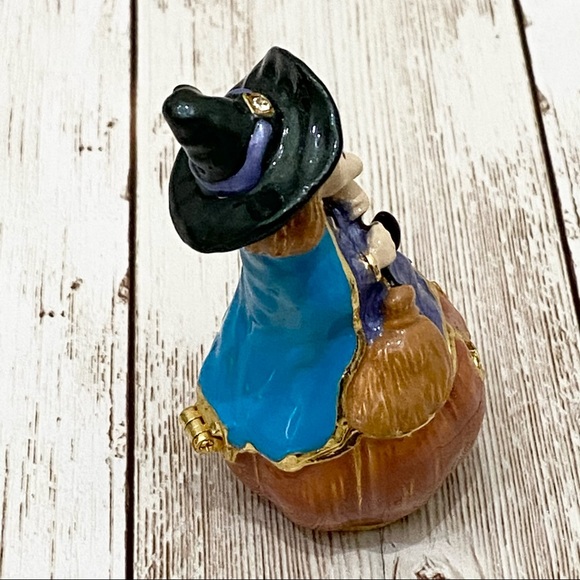 Artform Witchiepoo Halloween Enamel Trinket - Picture 2 of 15
